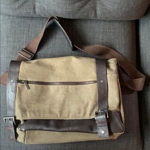 Kenneth Cole Leather laptop bag.